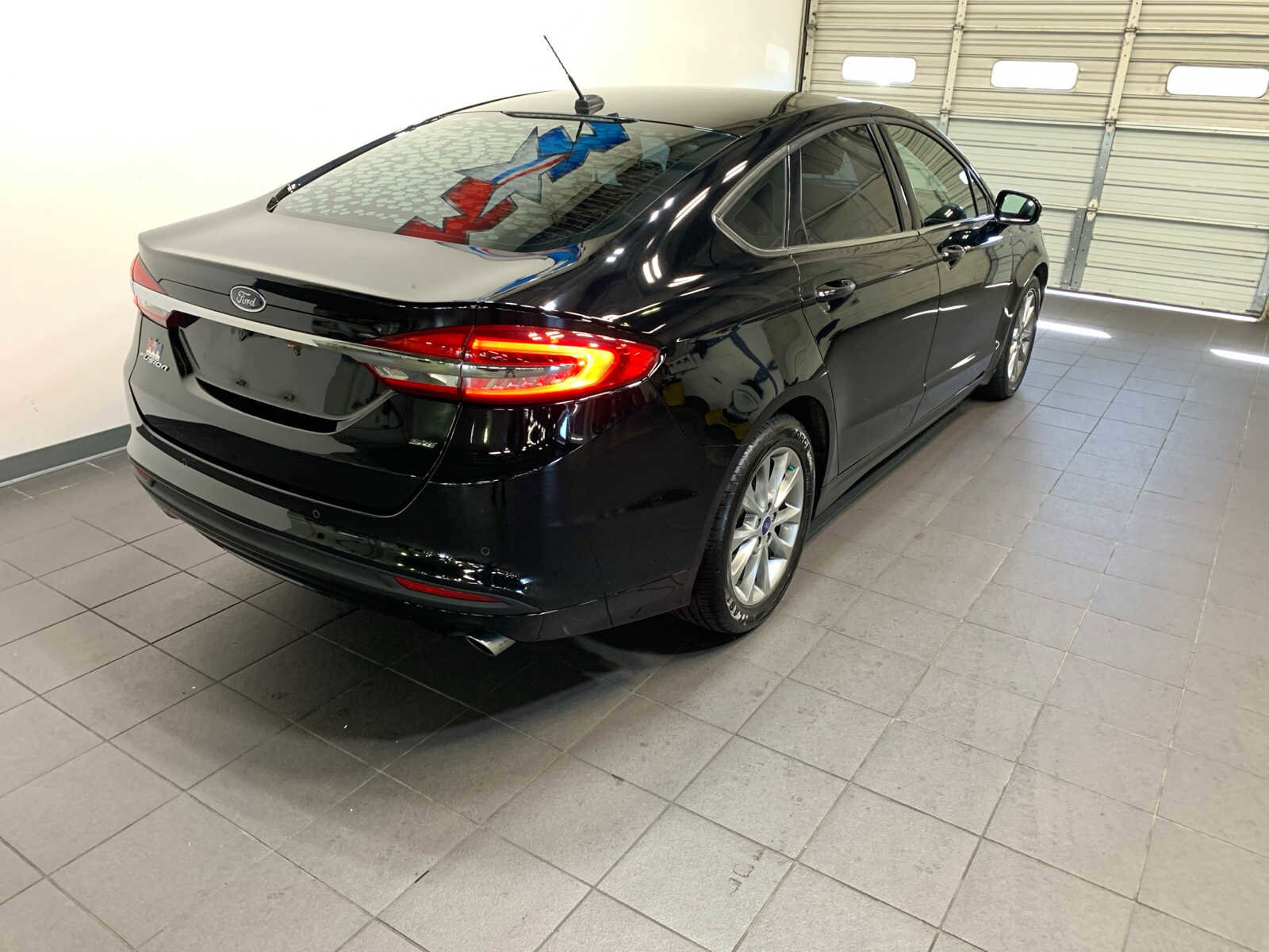 2017 Ford Fusion SE photo 3