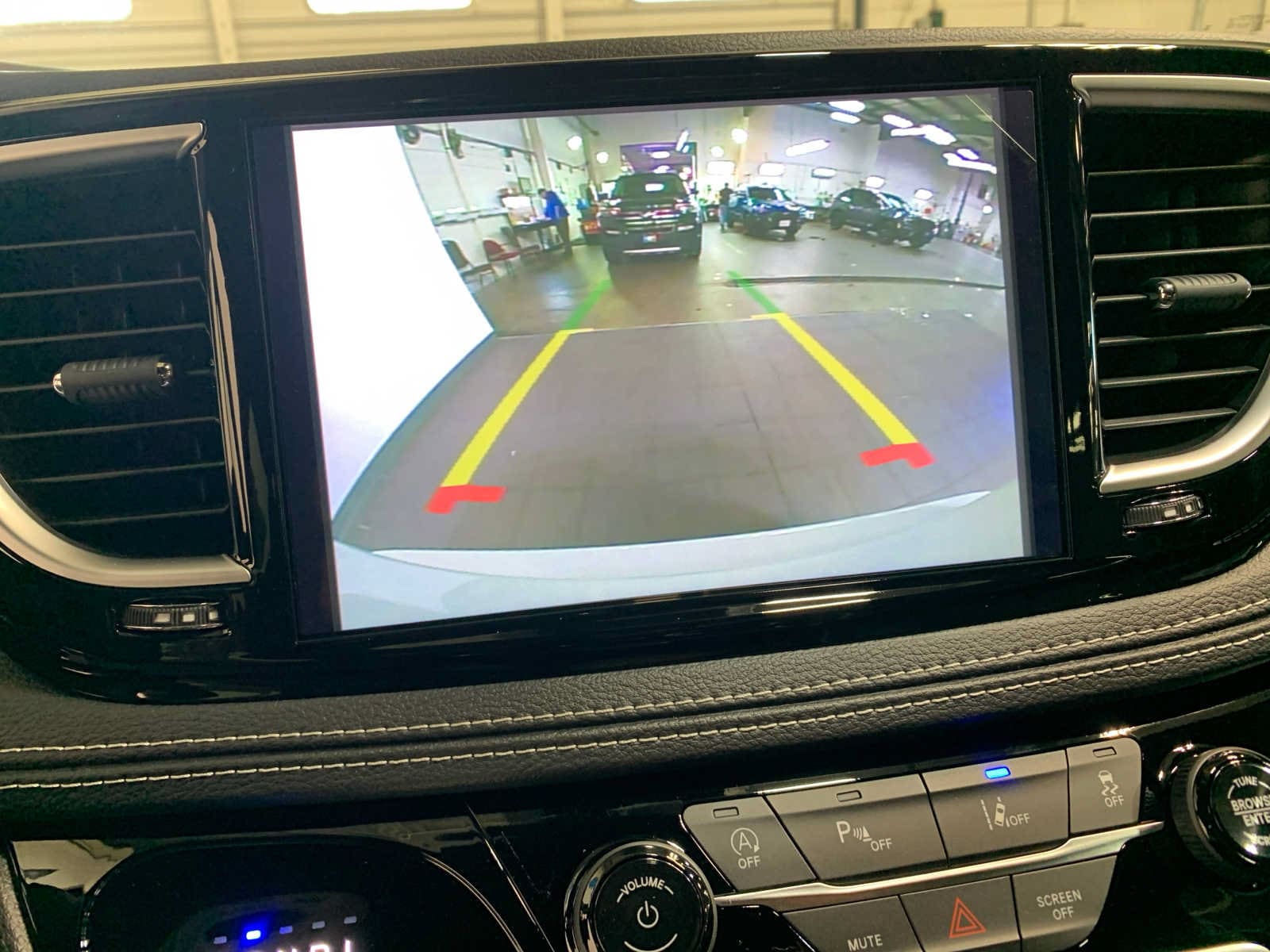 2026 Chrysler Pacifica Limited - Photo 11