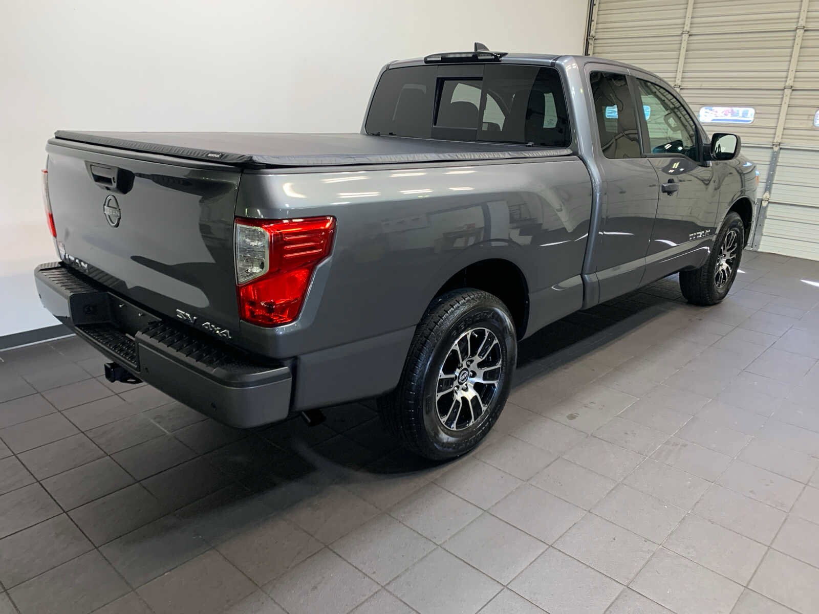 2024 Nissan Titan SV King Cab photo 3