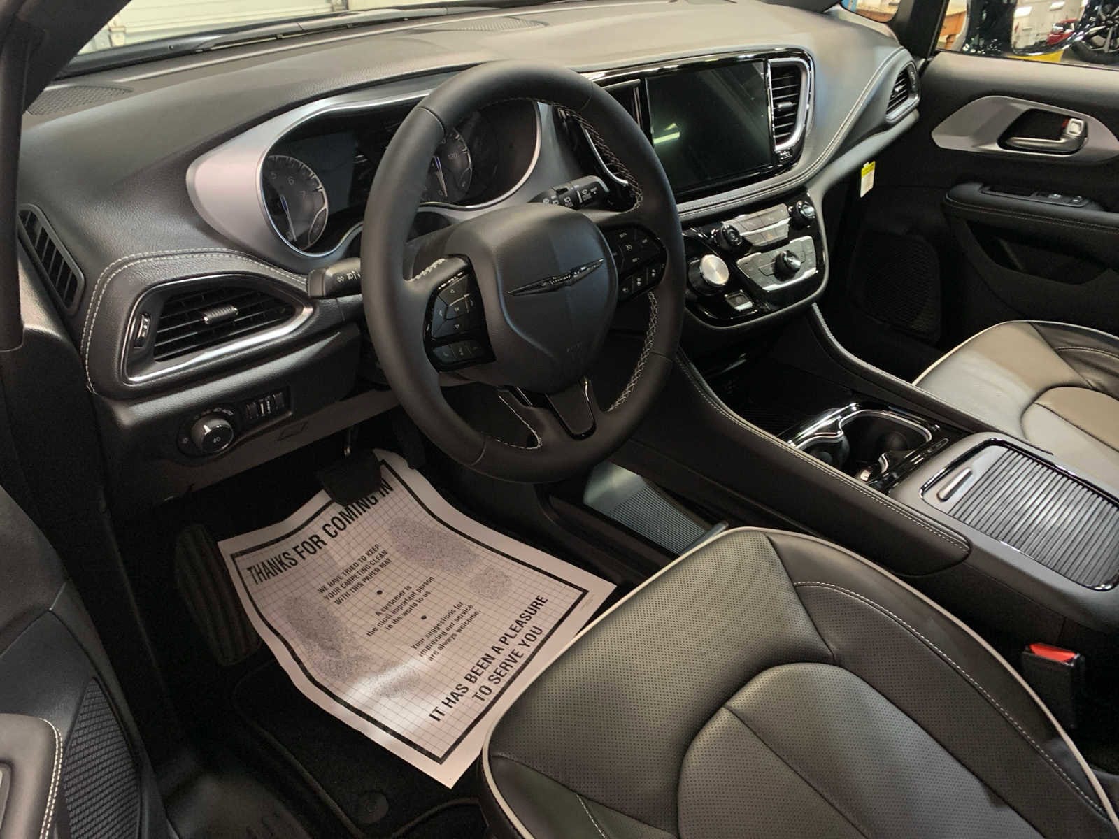 2026 Chrysler Pacifica Limited - Photo 12