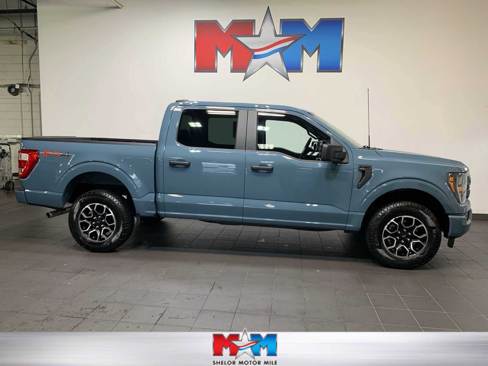 2023 Ford F-150 XL's photo