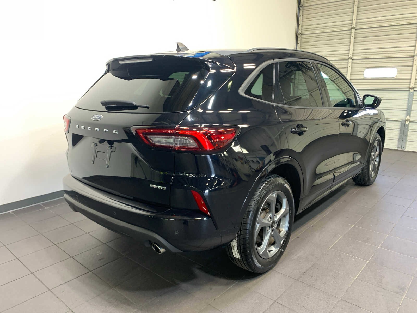 2023 Ford Escape ST-Line photo 3