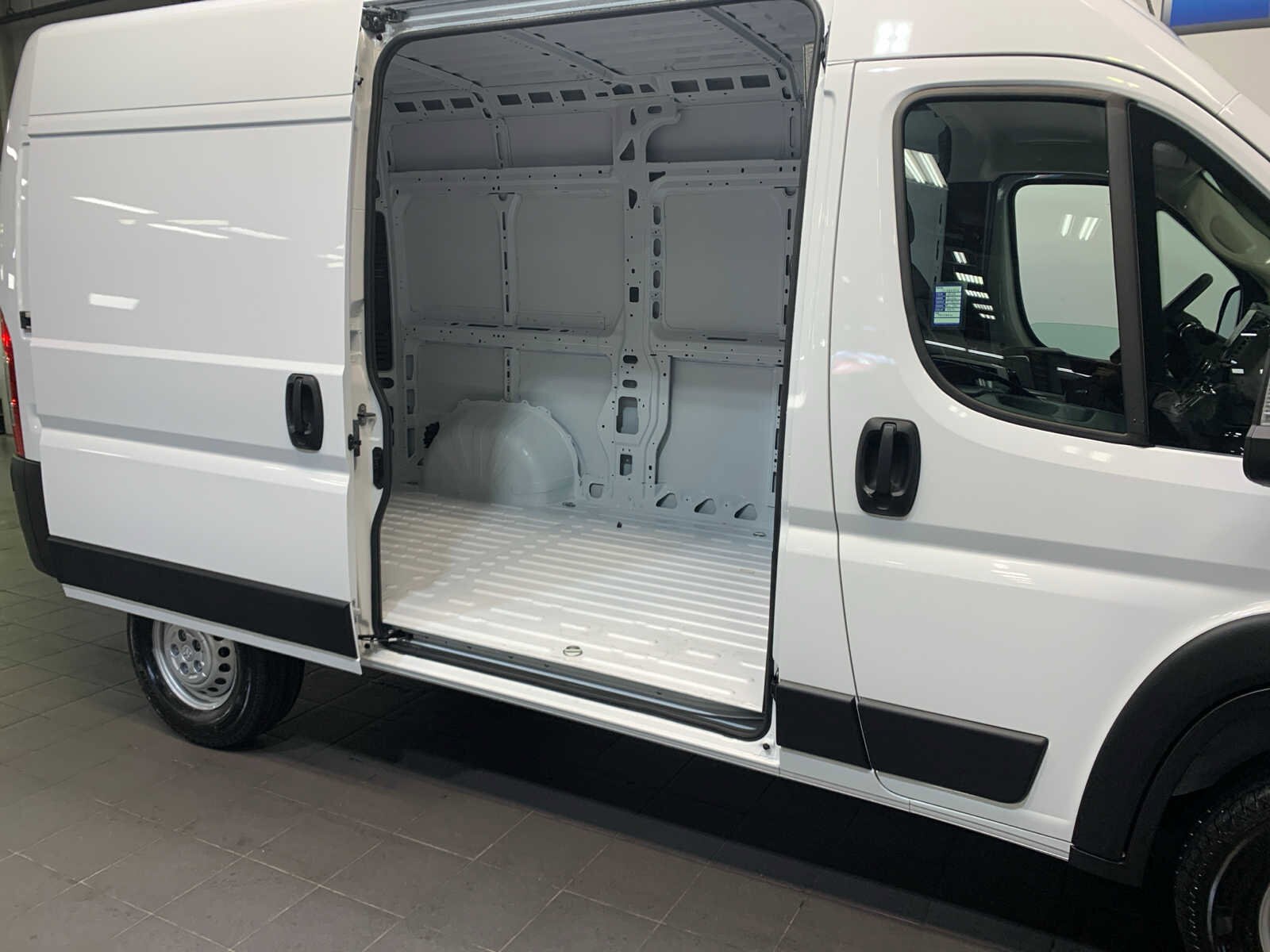 2026 Ram ProMaster 1500 Tradesman Cargo Van High Roof photo 2