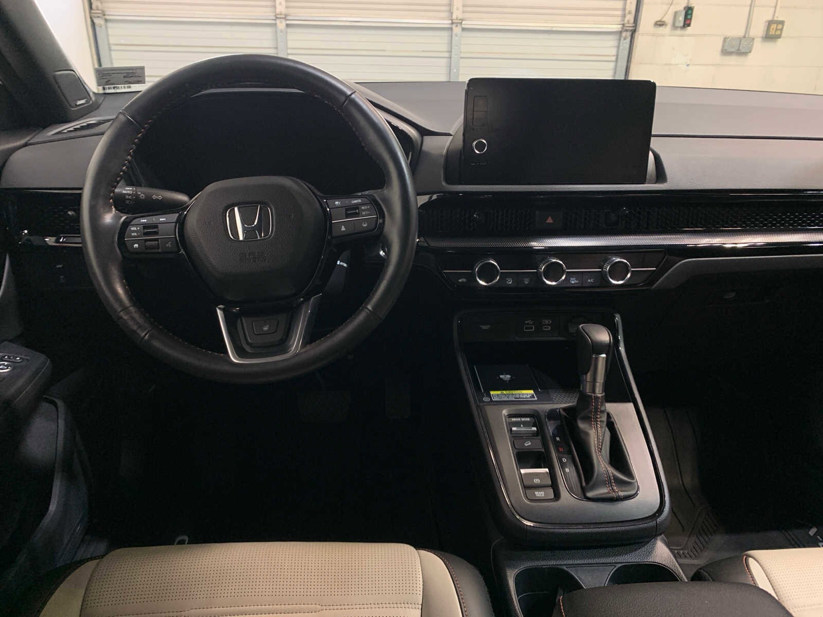 2025 Honda CR-V Hybrid Sport Touring photo 3