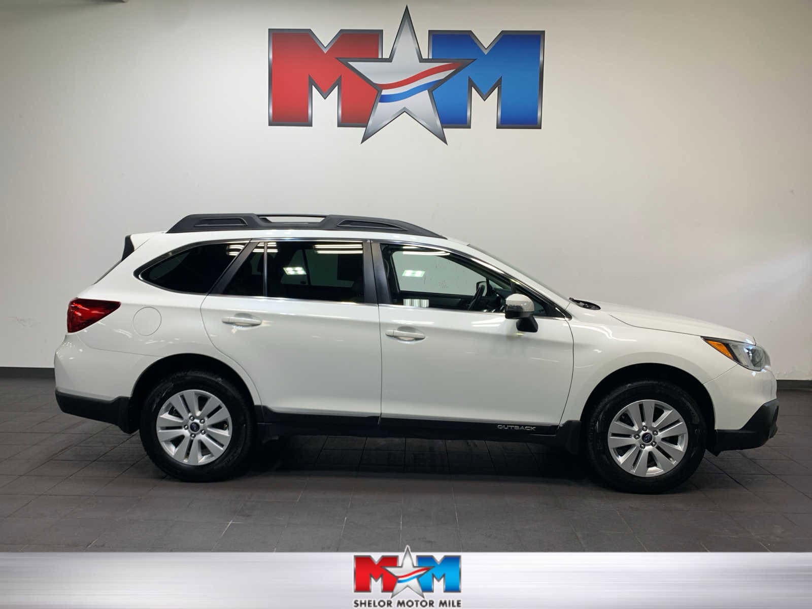 2016 Subaru Outback Premium's photo