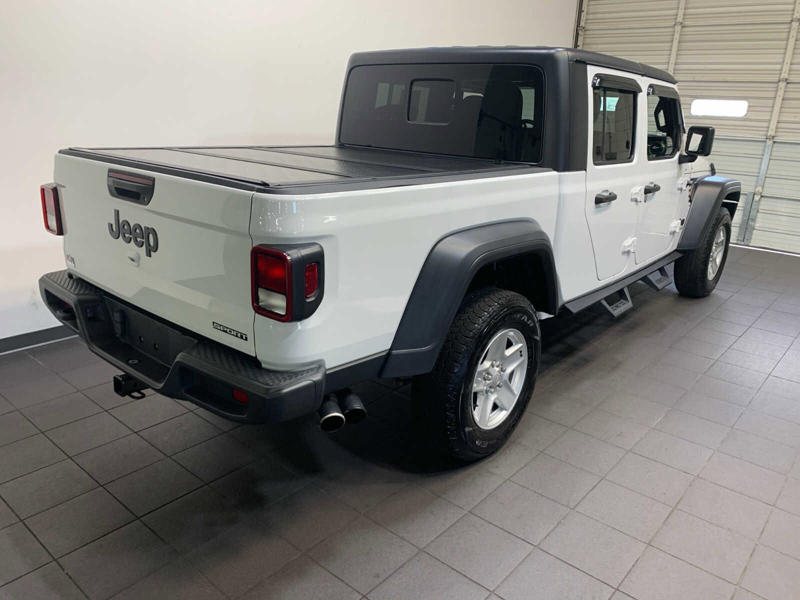 2020 Jeep Gladiator Sport S photo 3