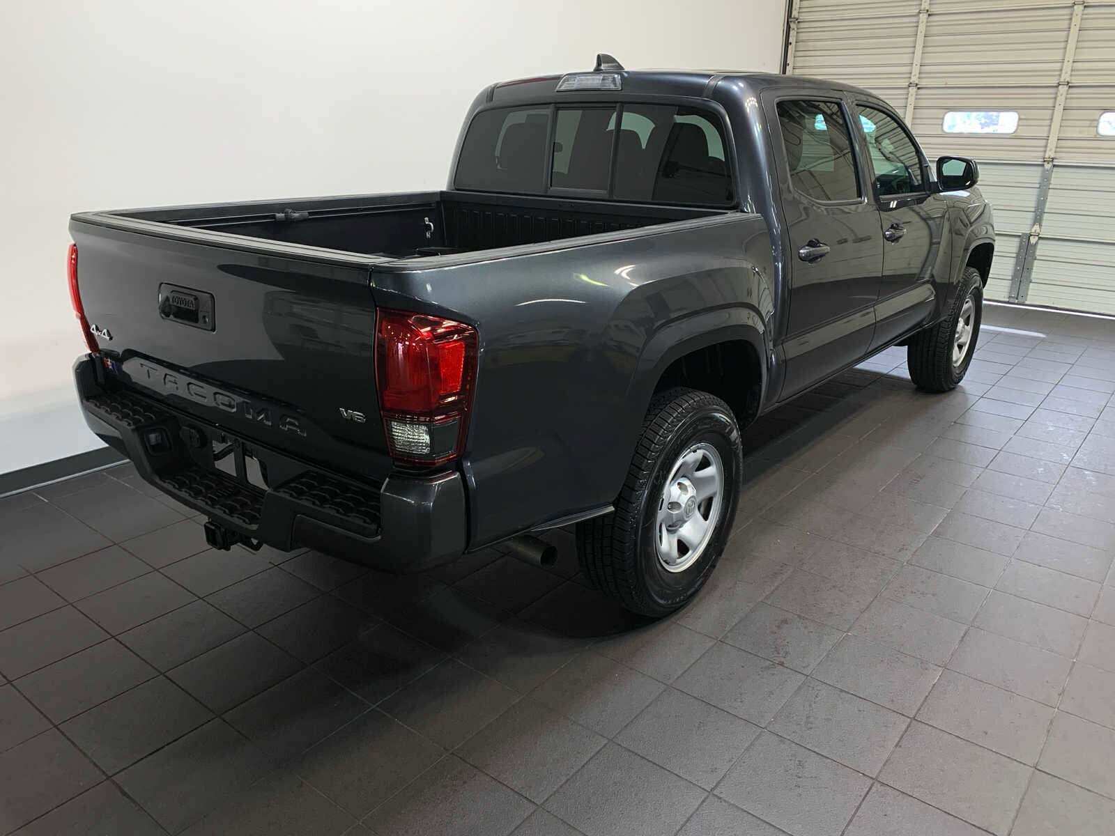 2022 Toyota Tacoma SR Double Cab V6 photo 3