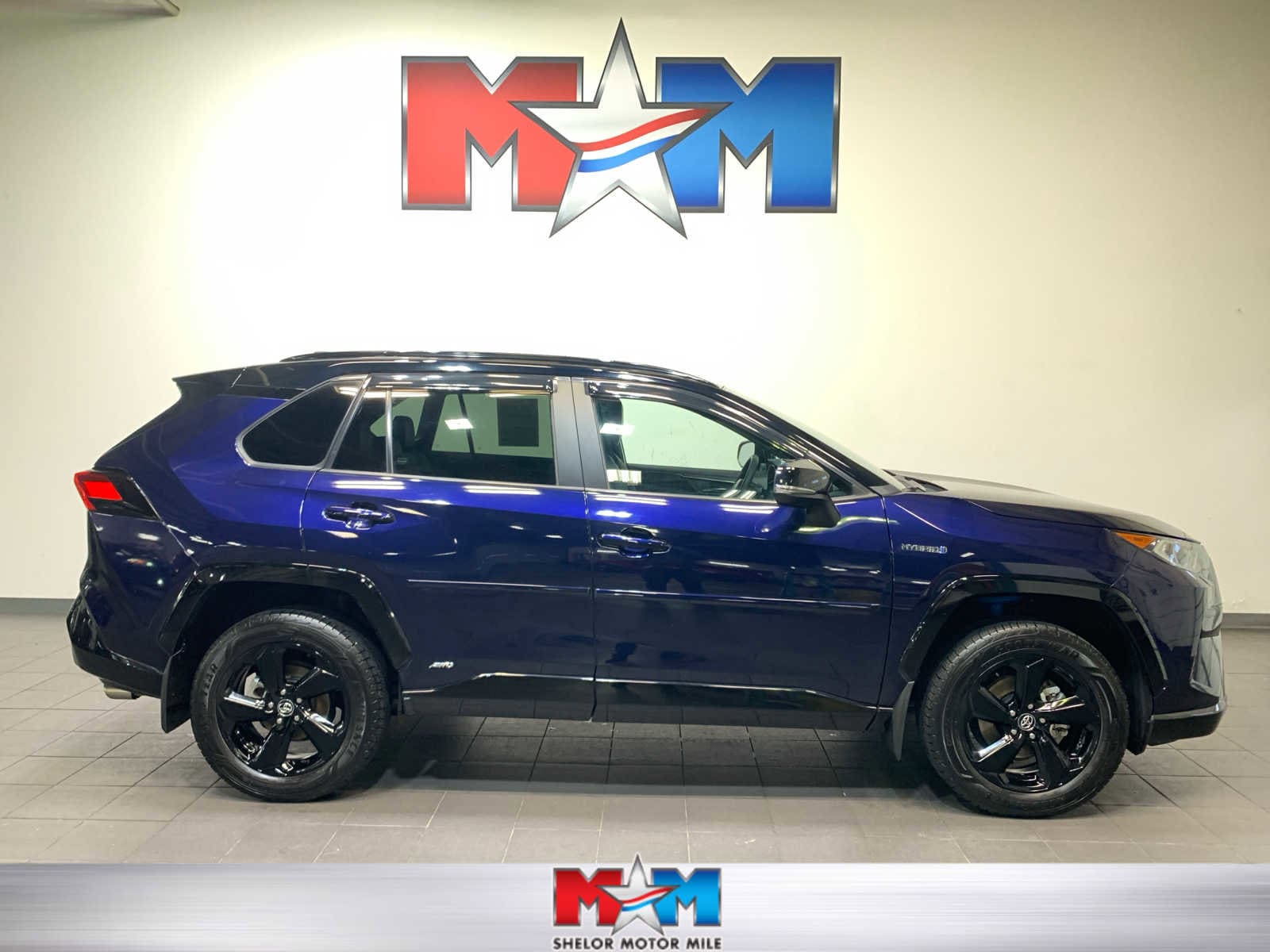 2020 Toyota RAV4 XSE's photo