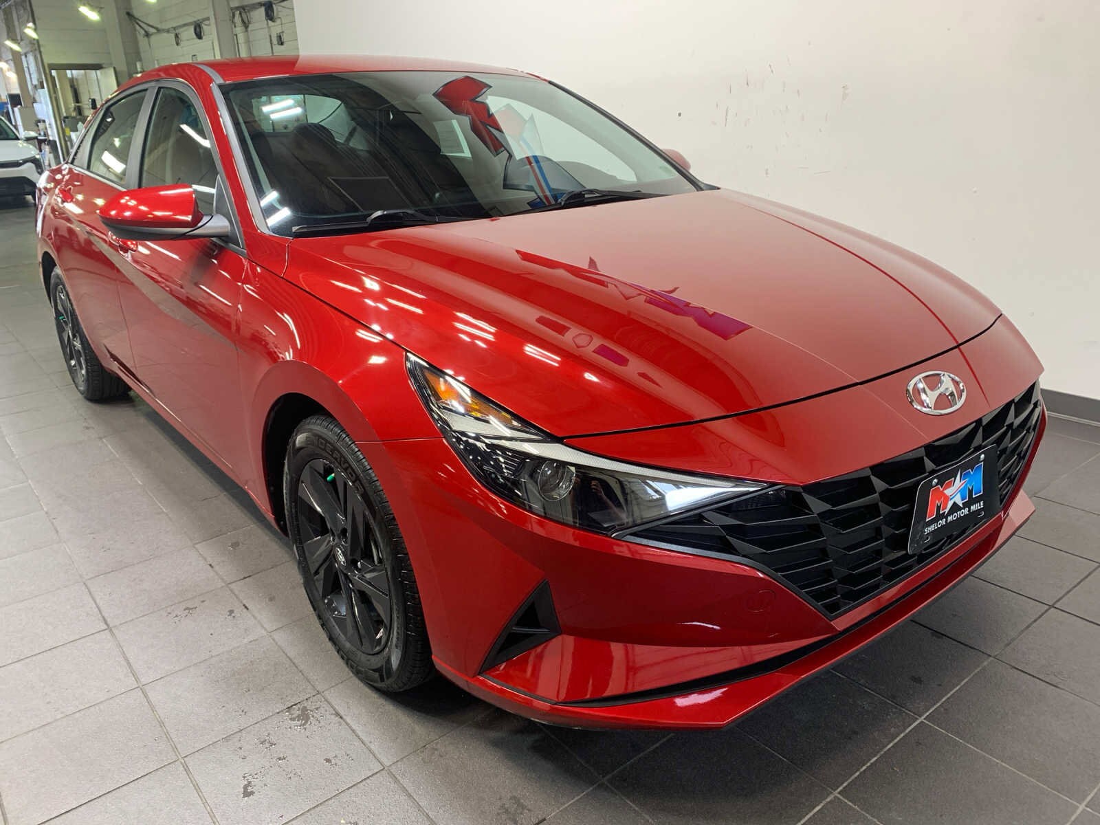 2023 Hyundai Elantra SEL photo 2