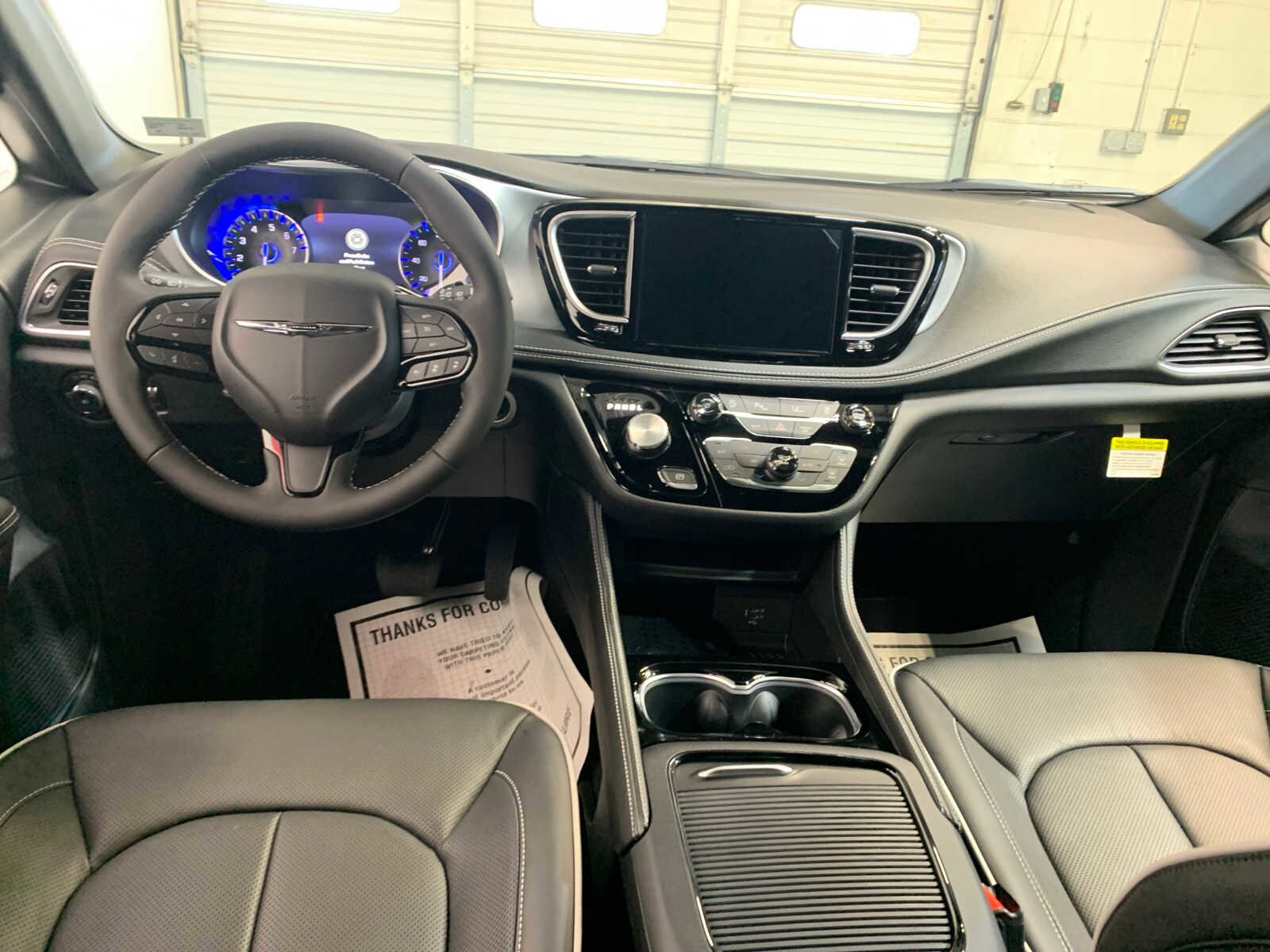 2026 Chrysler Pacifica Limited photo 4