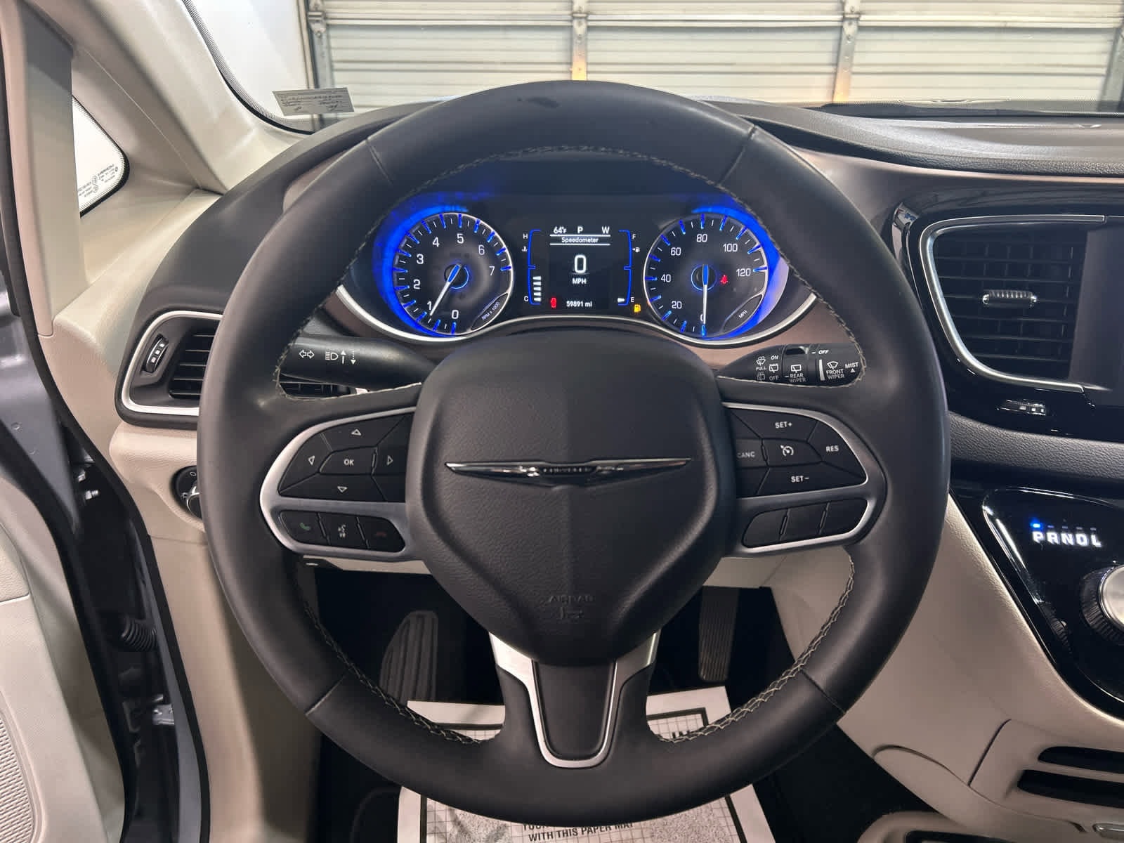 2024 Chrysler Voyager LX - Photo 8