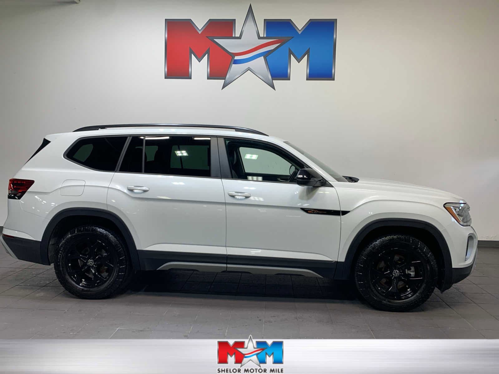 2024 Volkswagen Atlas Atlas Peak Edition's photo