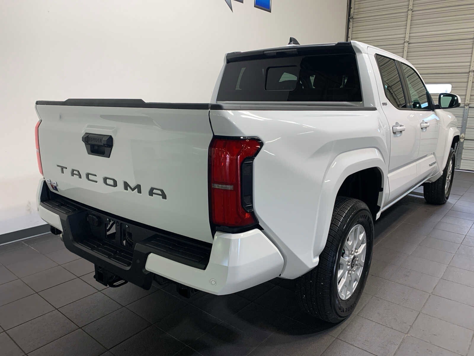 2024 Toyota Tacoma SR5 photo 3