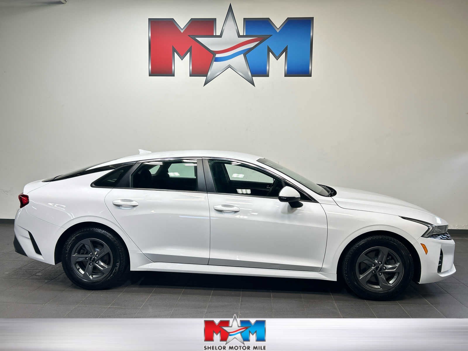 2022 Kia Optima LX FWD's photo