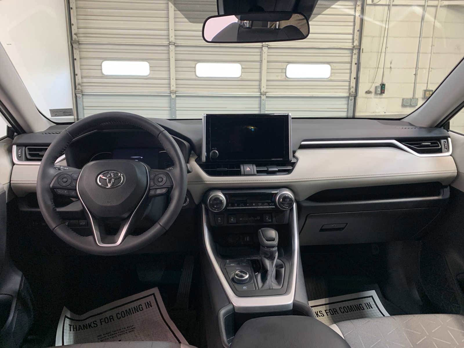 2024 Toyota RAV4 Hybrid XLE photo 4