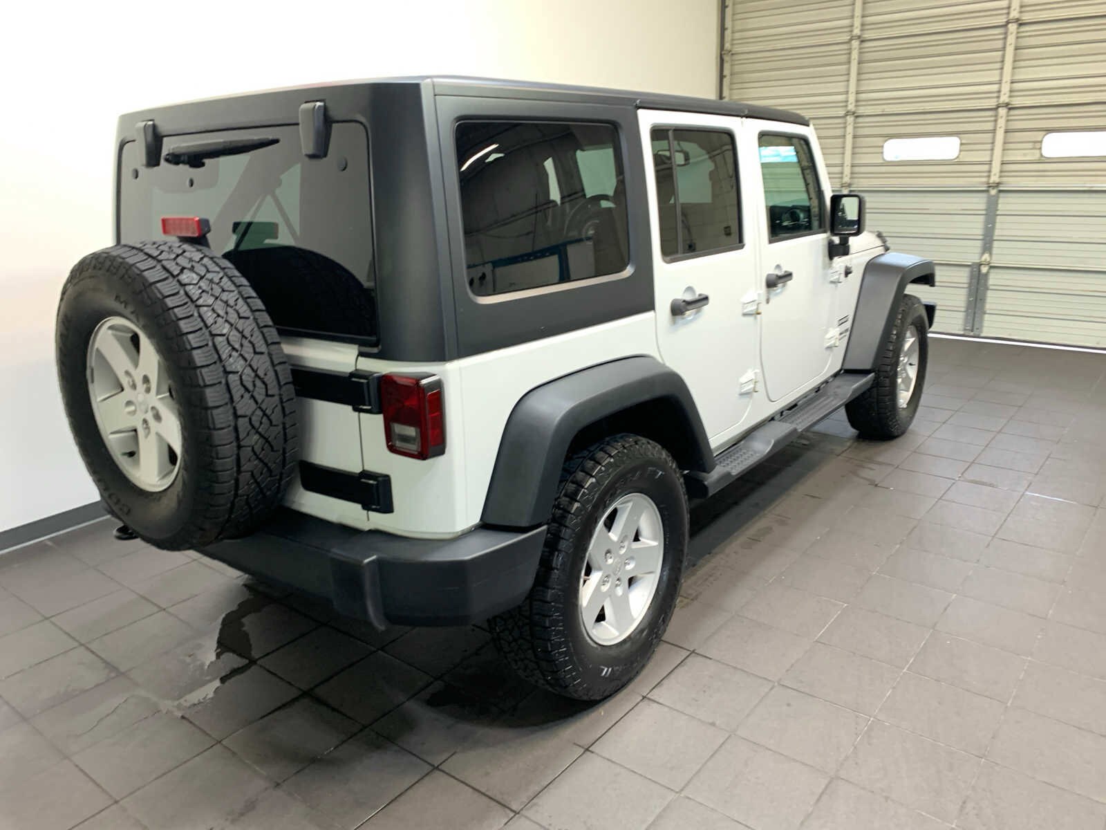 2018 Jeep Wrangler Unlimited Sport S photo 2