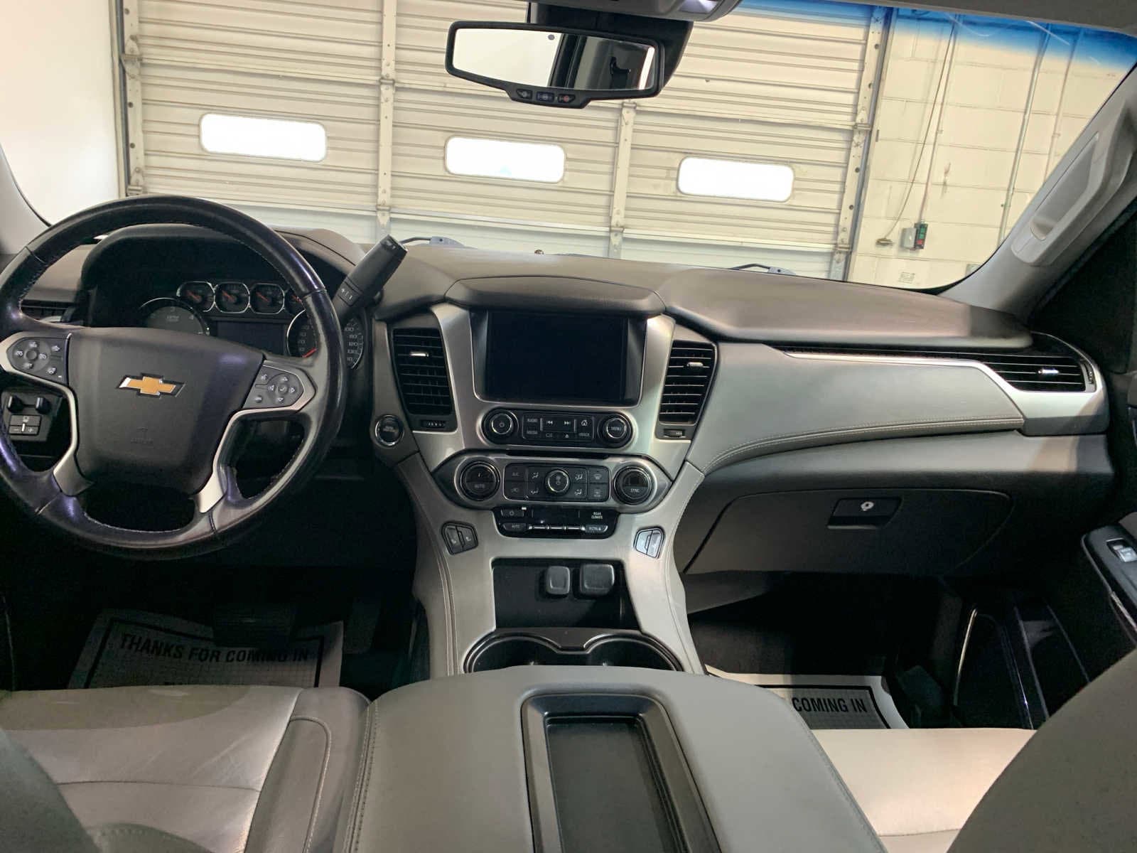2020 Chevrolet Suburban LT photo 4