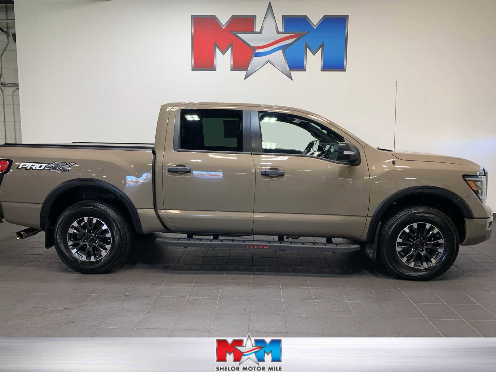 2021 Nissan Titan PRO-4X's photo