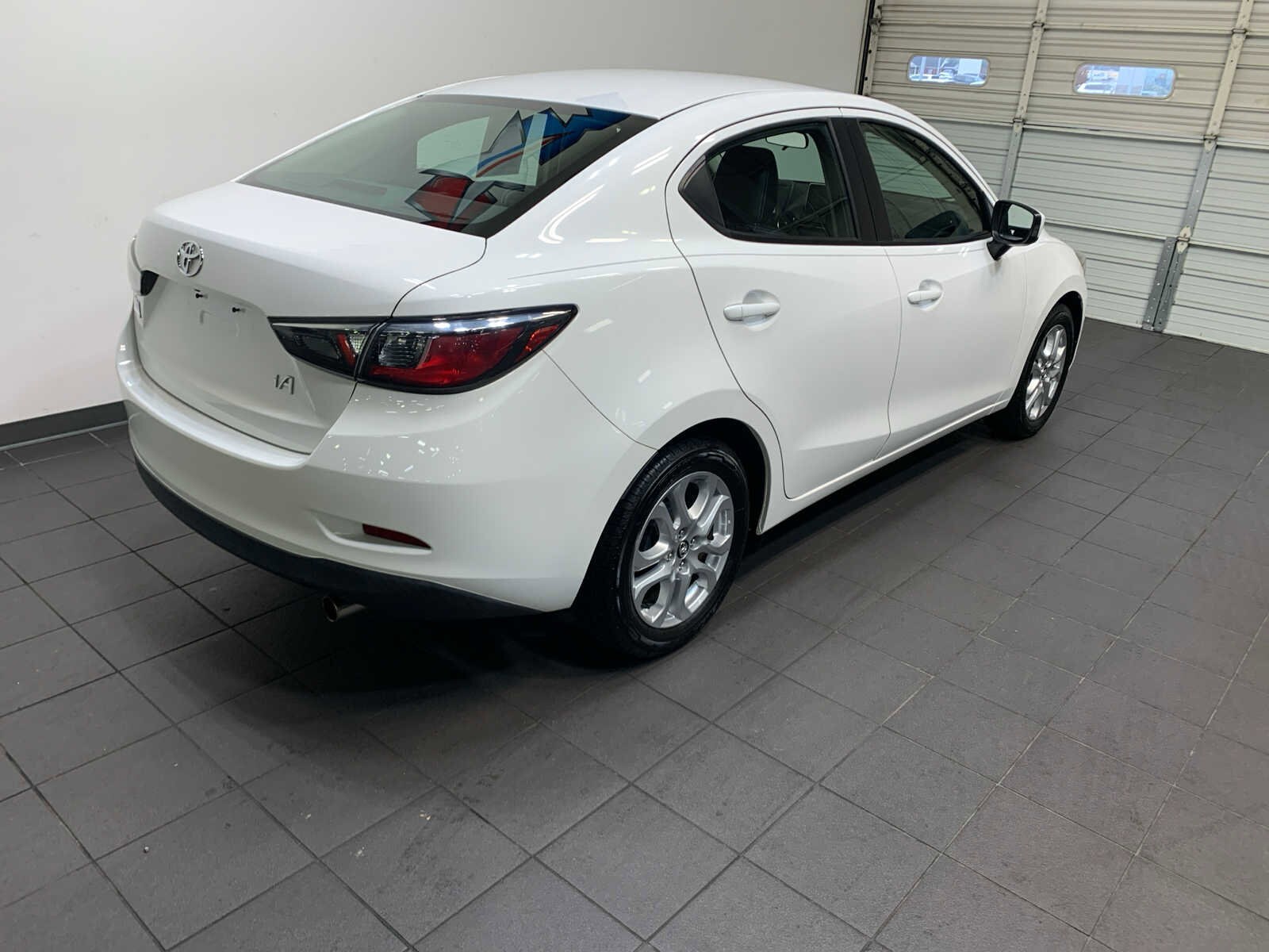 2017 Toyota Yaris iA Base photo 3