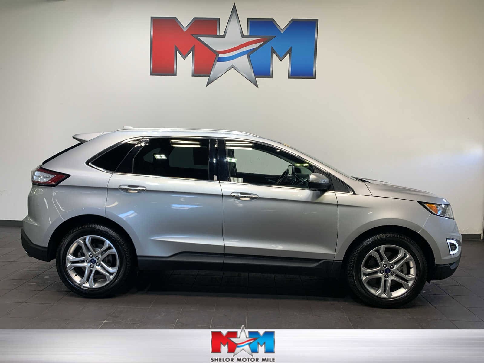 2017 Ford Edge Titanium's photo