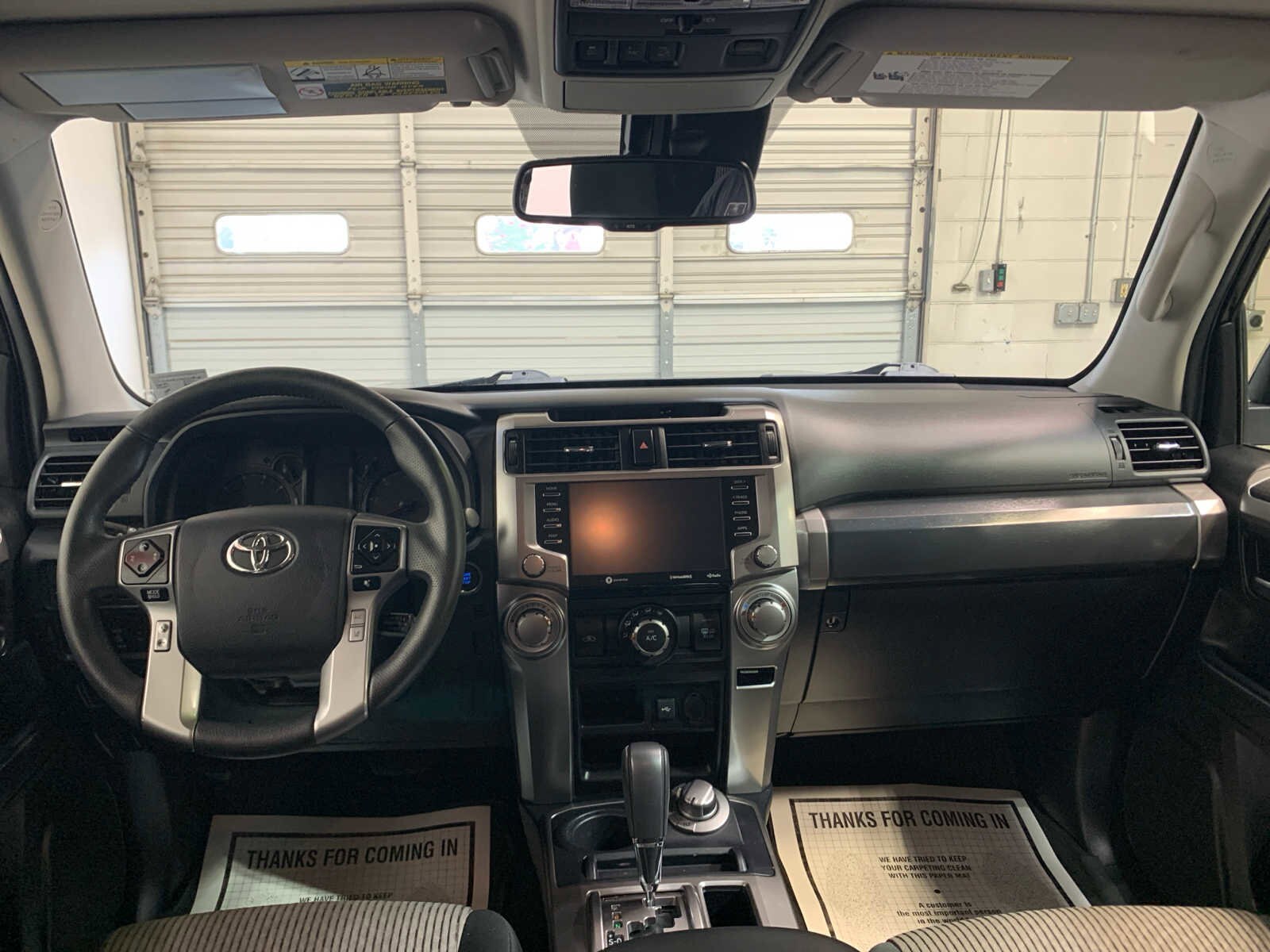 2023 Toyota 4Runner SR5 4WD photo 4