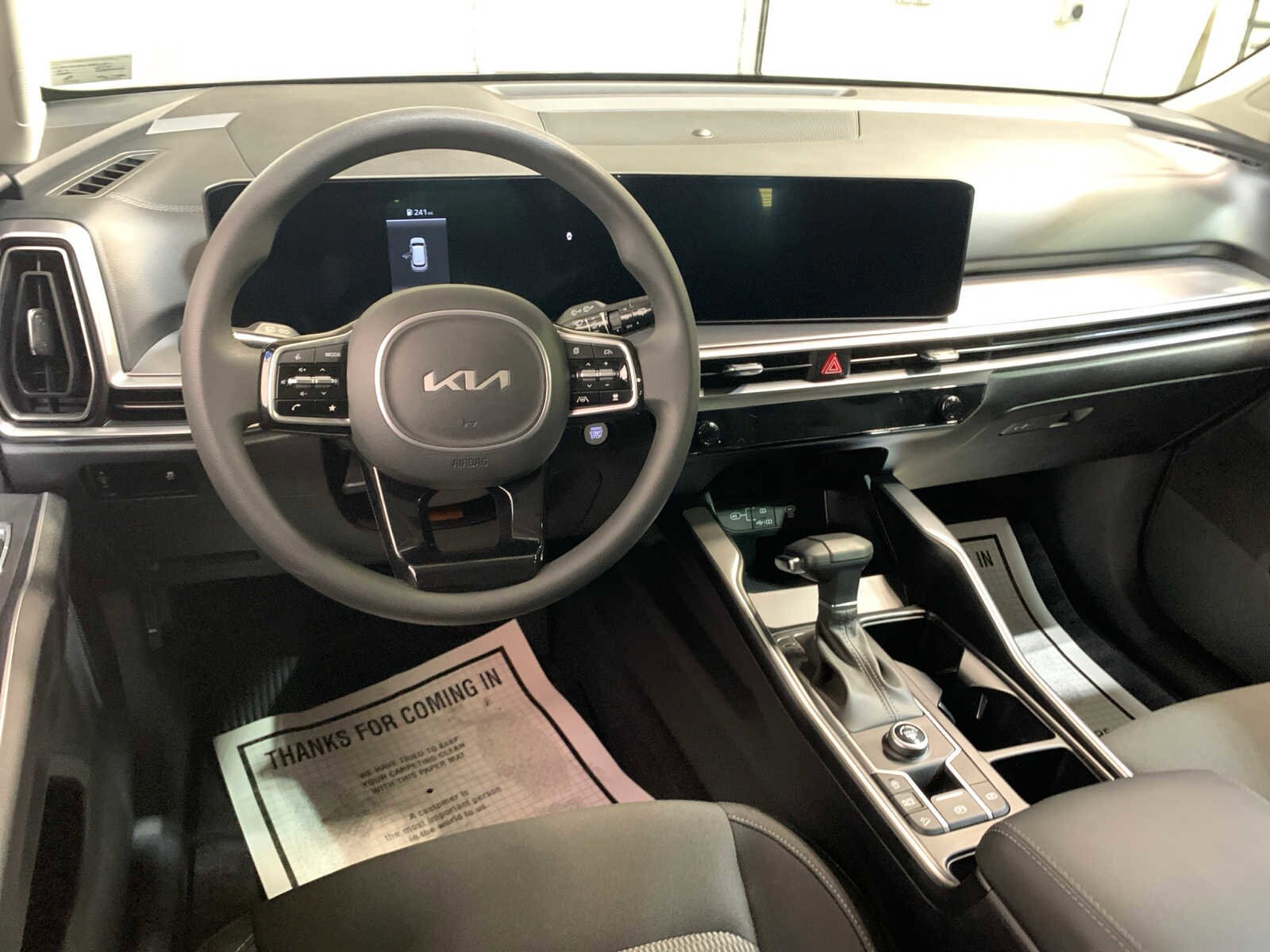 2025 Kia Sorento LX photo 2