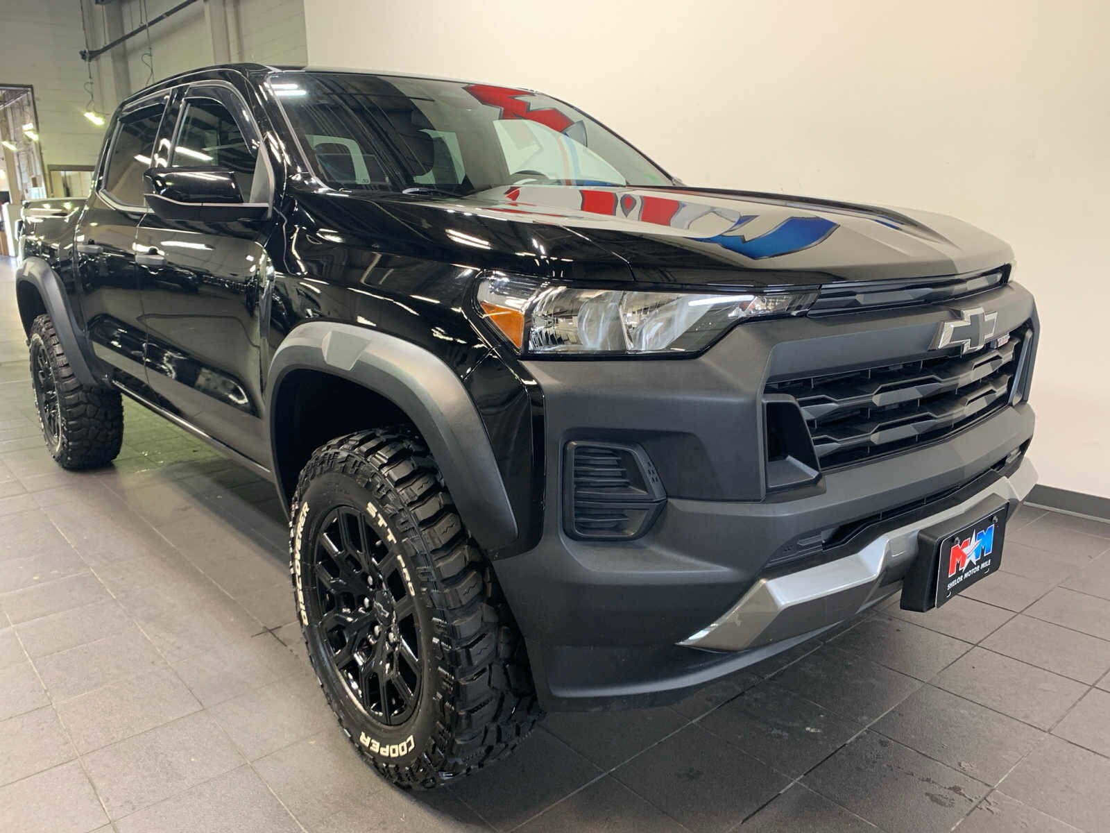 2023 Chevrolet Colorado Trail Boss photo 2