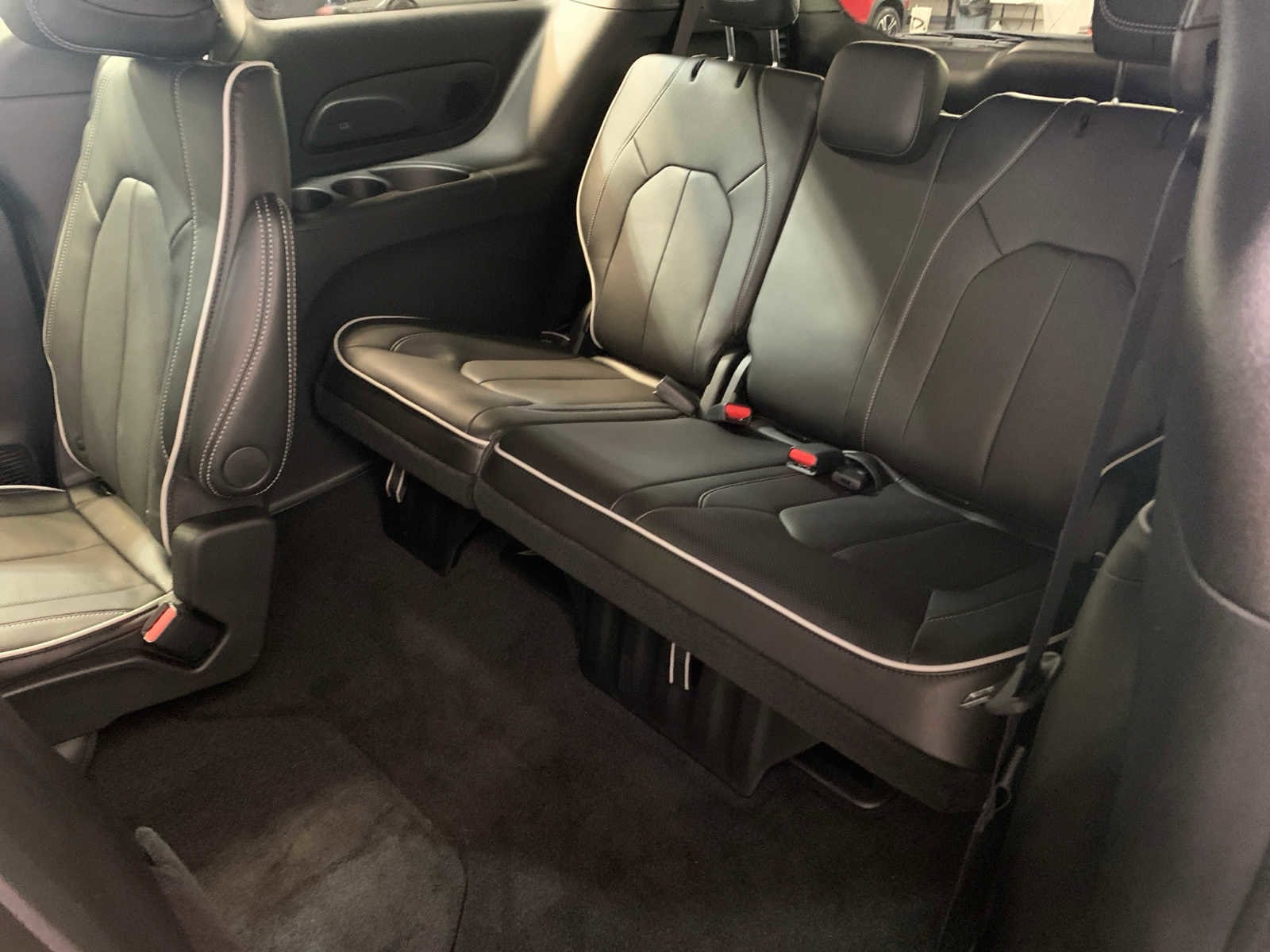 2026 Chrysler Pacifica Limited - Photo 5