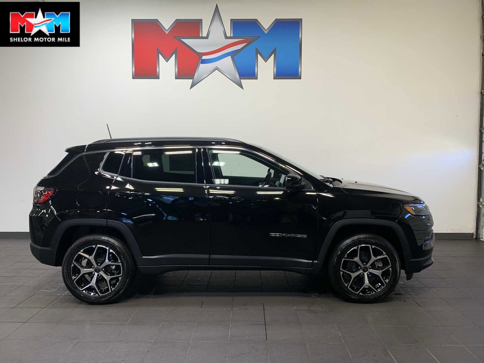 2026 Jeep Compass Limited's photo