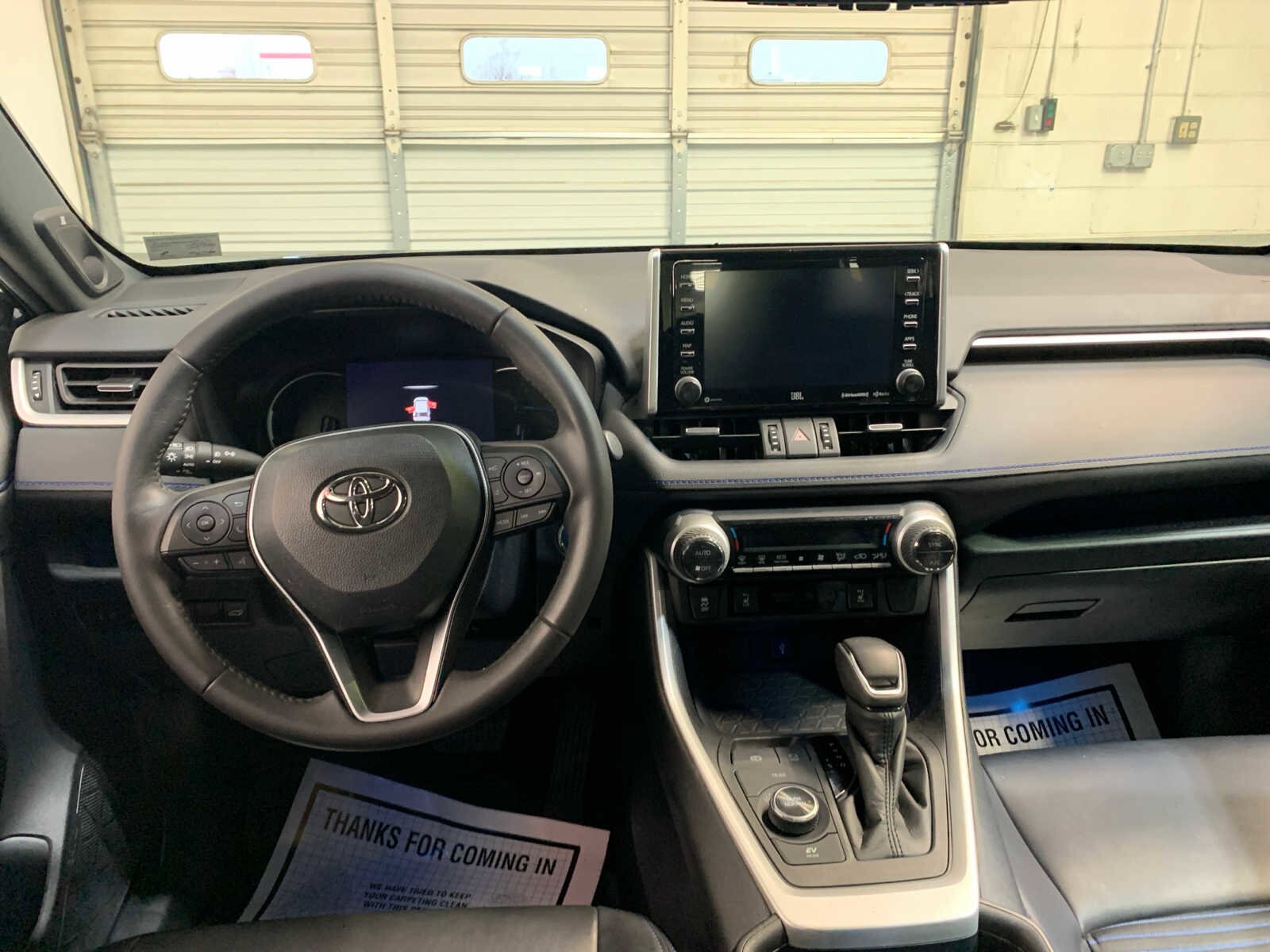 2020 Toyota RAV4 Hybrid XSE photo 4