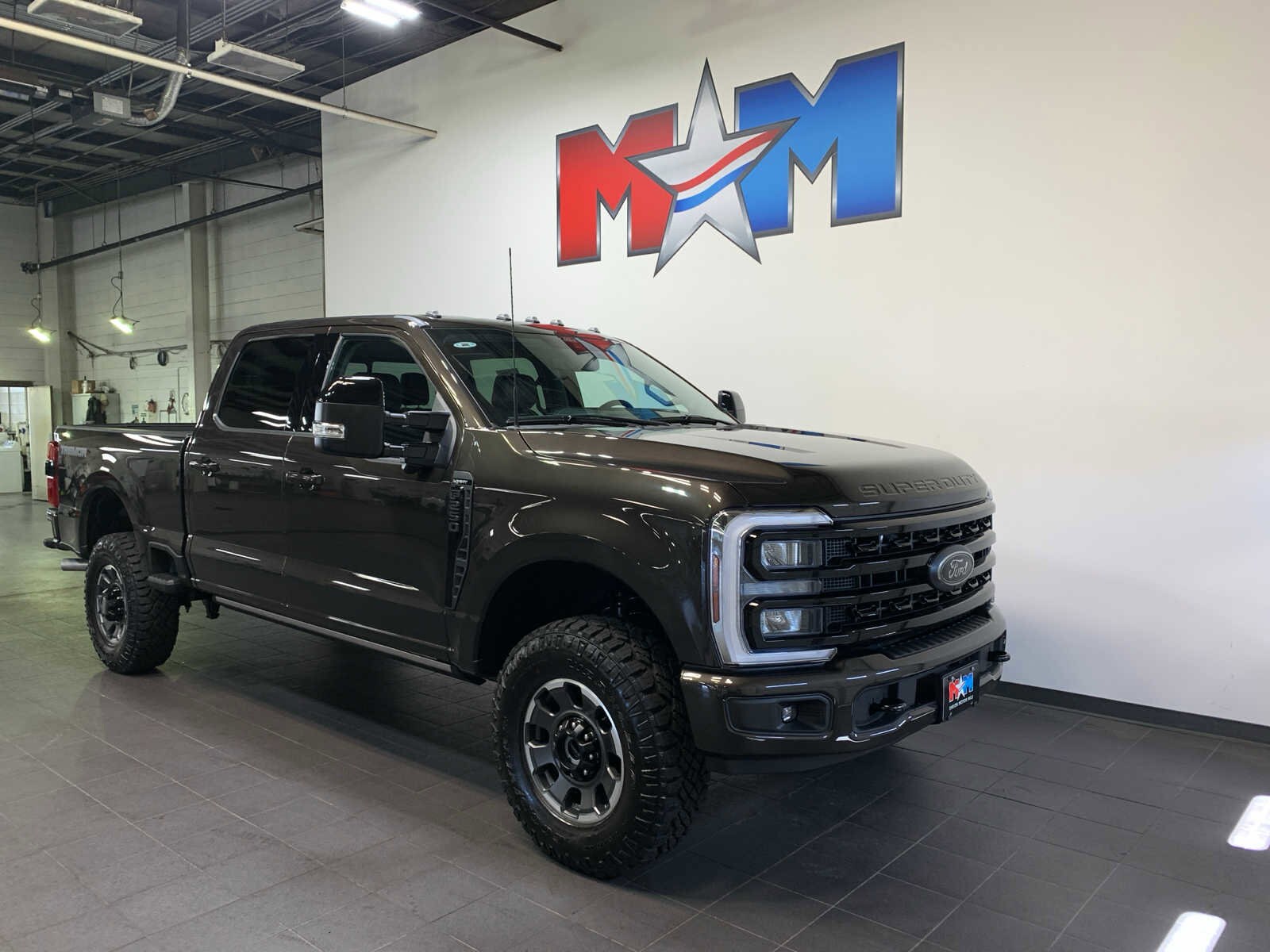 2024 Ford F-250 Lariat Tremor photo 2