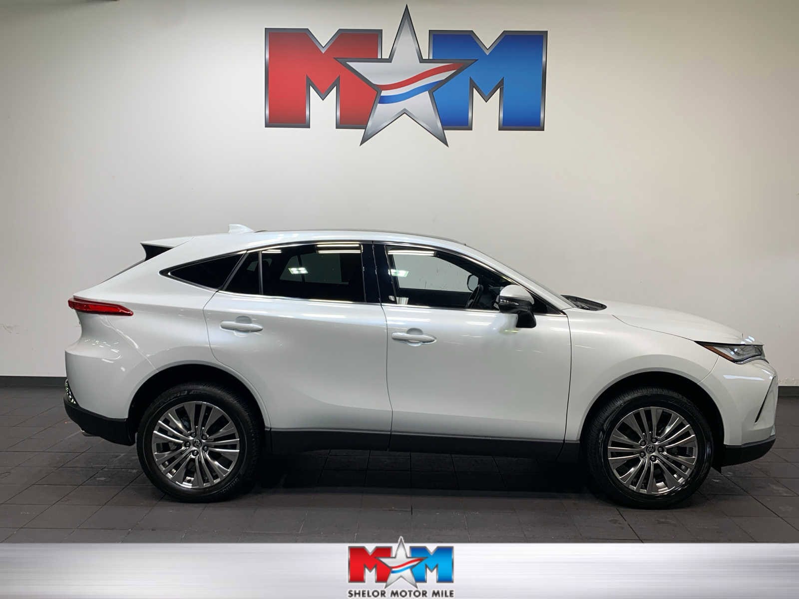 2023 Toyota Venza Limited's photo