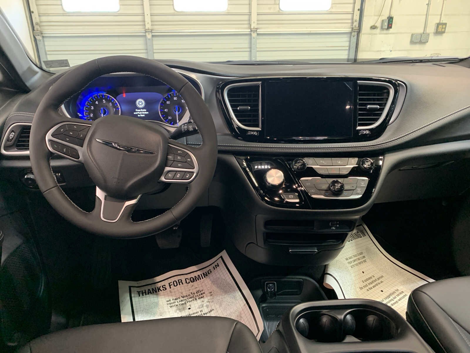 2026 Chrysler Pacifica photo 4