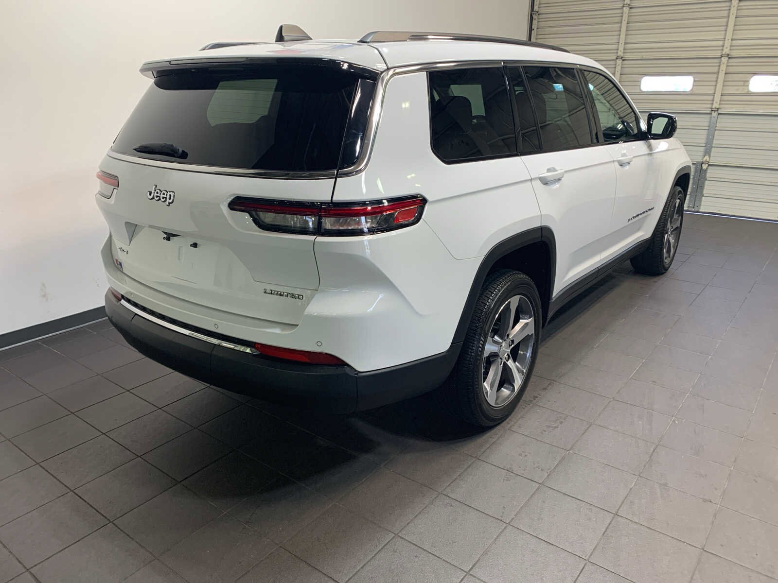 2023 Jeep Grand Cherokee Limited photo 3