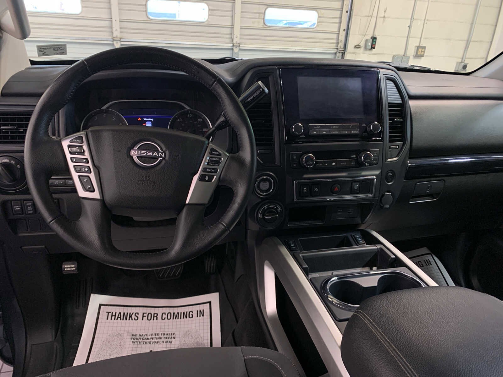 2024 Nissan Titan SV King Cab photo 4
