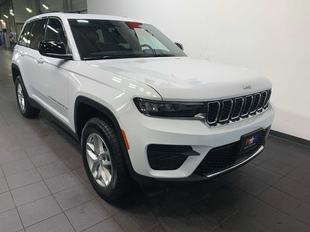 New 2025 Jeep Grand Cherokee Laredo X Sport Utility