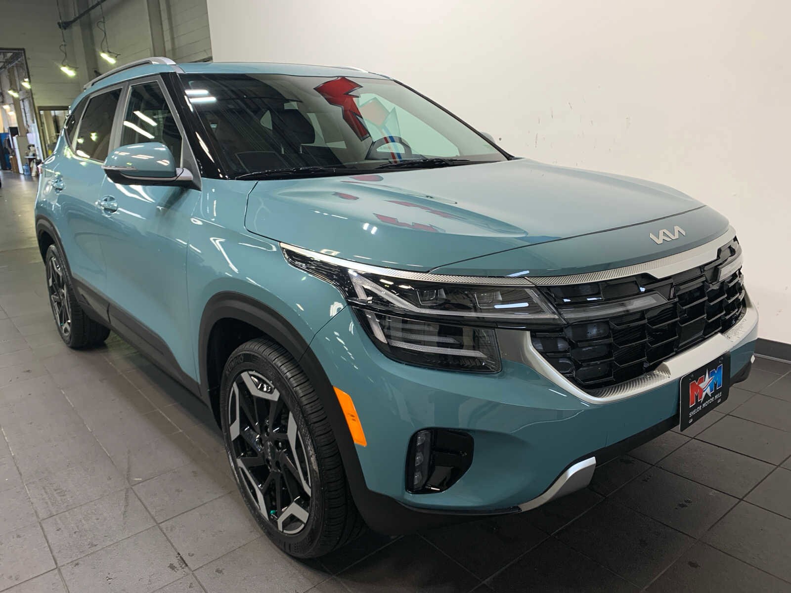 2024 Kia Seltos SX photo 2