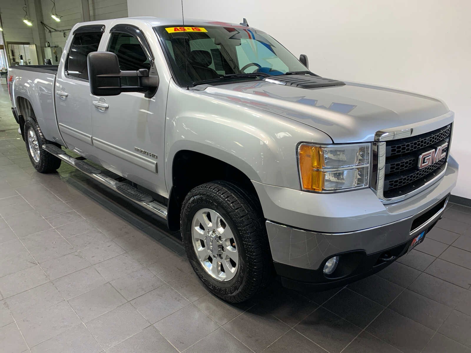 2011 Gmc Sierra 3500 HD SLT photo 2