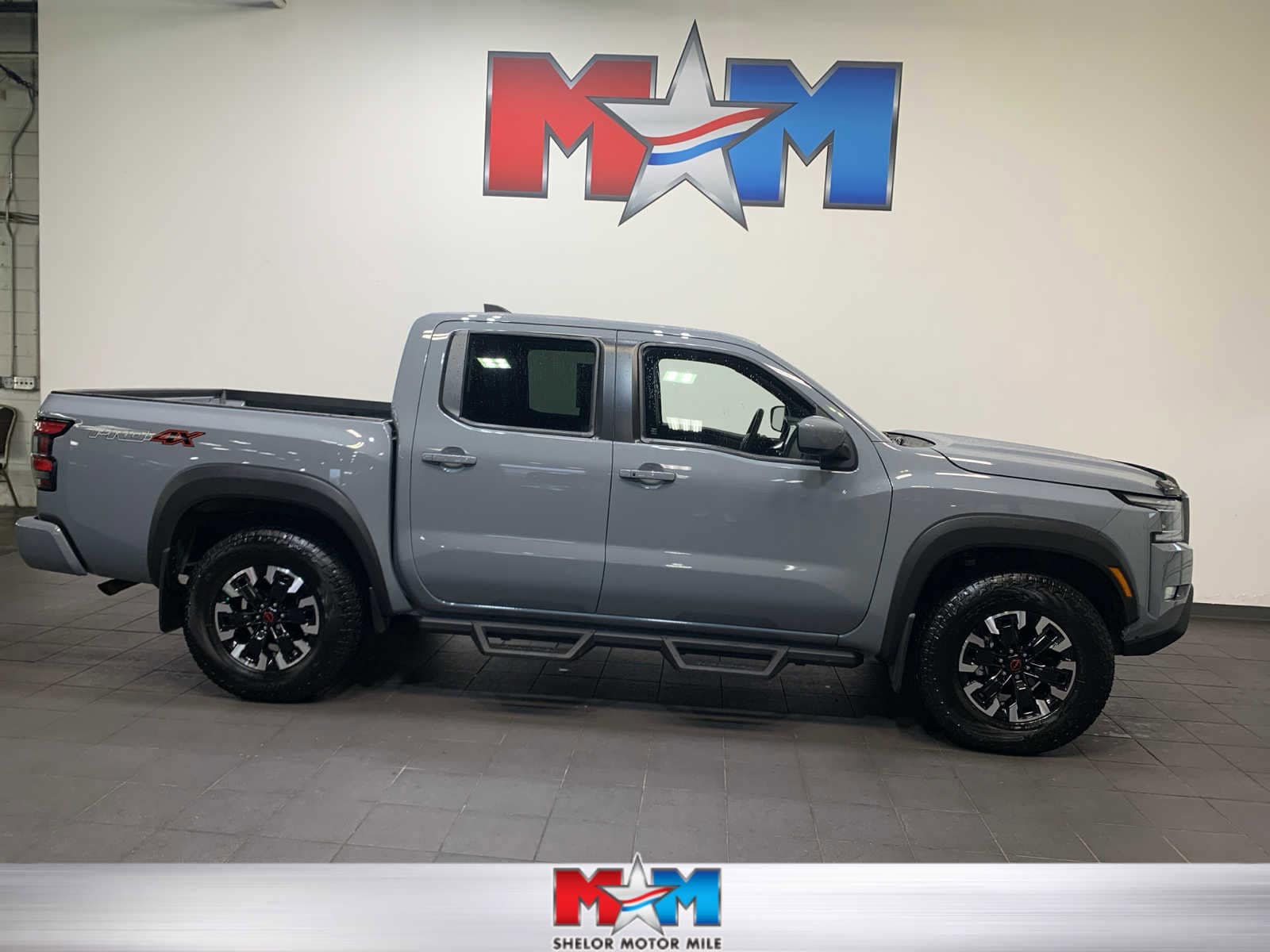 2024 Nissan Frontier PRO-4X's photo