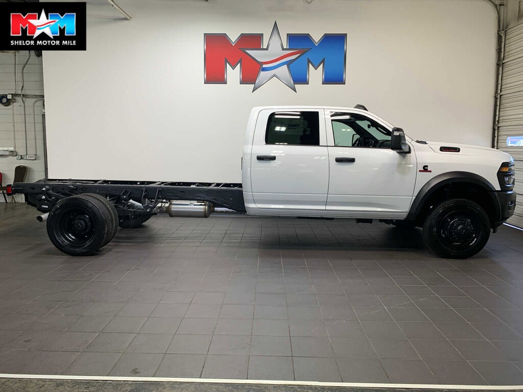 New 2025 Ram 5500 Chassis Cab 5500 TRADESMAN CHASSIS CREW CAB 4X4 84' CA Pickup
