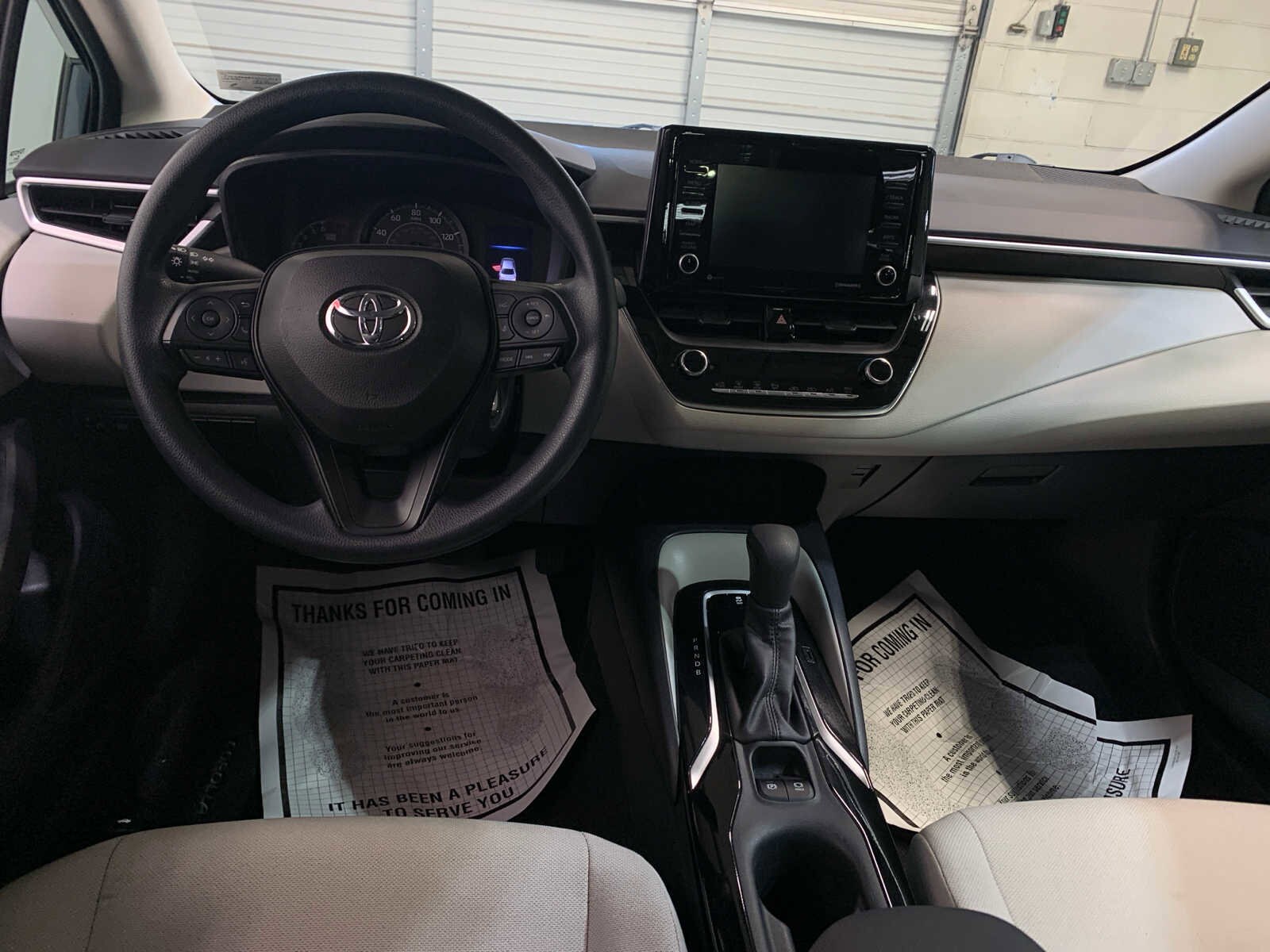 2022 Toyota Corolla L SE photo 3