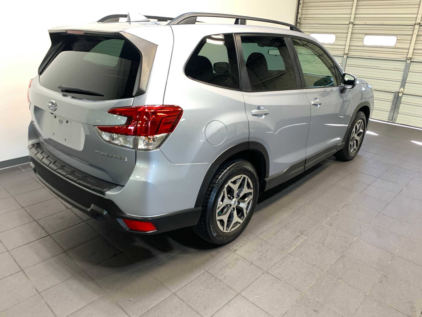 2021 Subaru Forester Premium photo 3