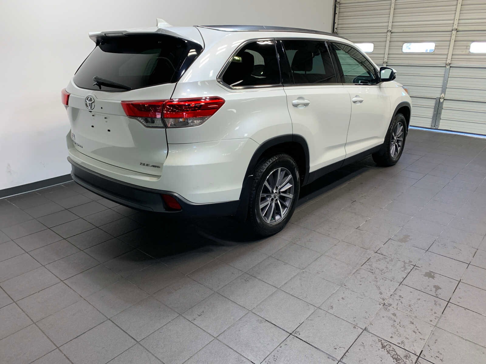 2019 Toyota Highlander XLE photo 3