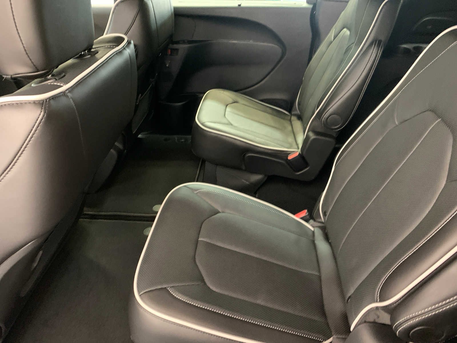 2026 Chrysler Pacifica Limited - Photo 6