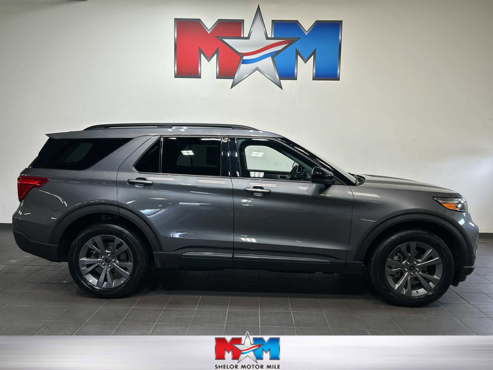 2022 Ford Explorer XLT 4WD's photo