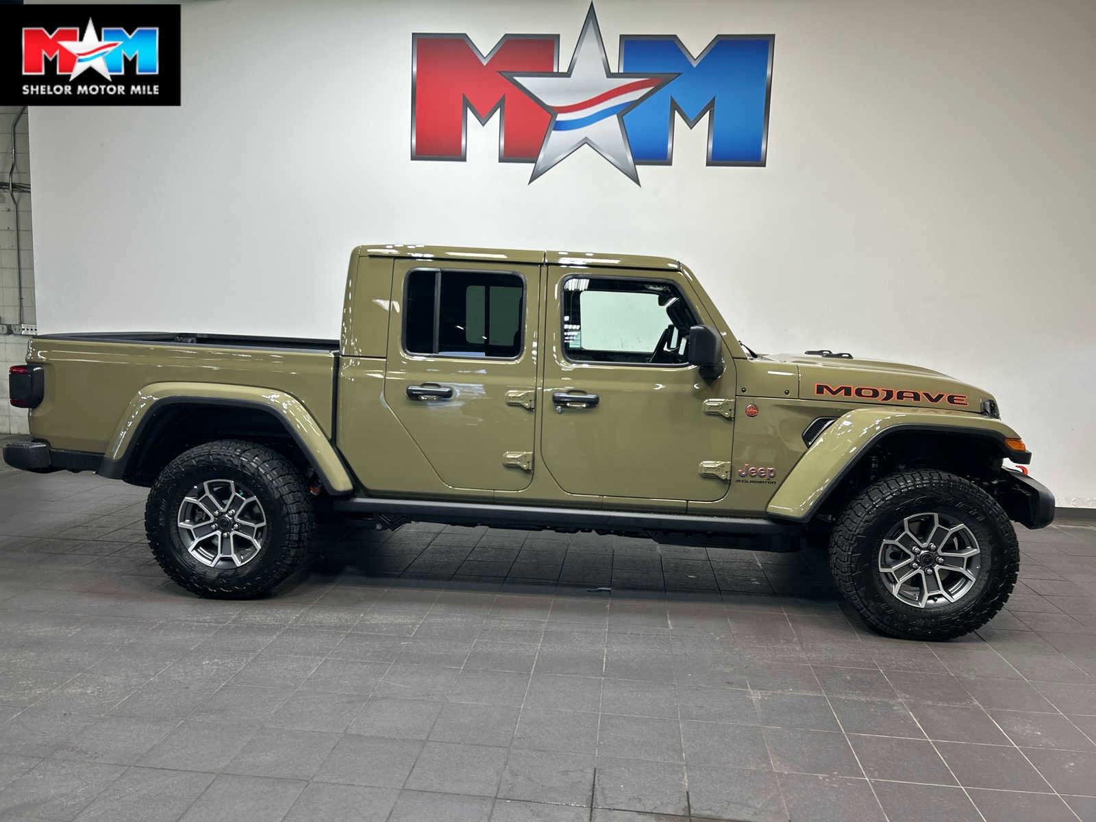 2026 Jeep Gladiator Mojave Auto's photo