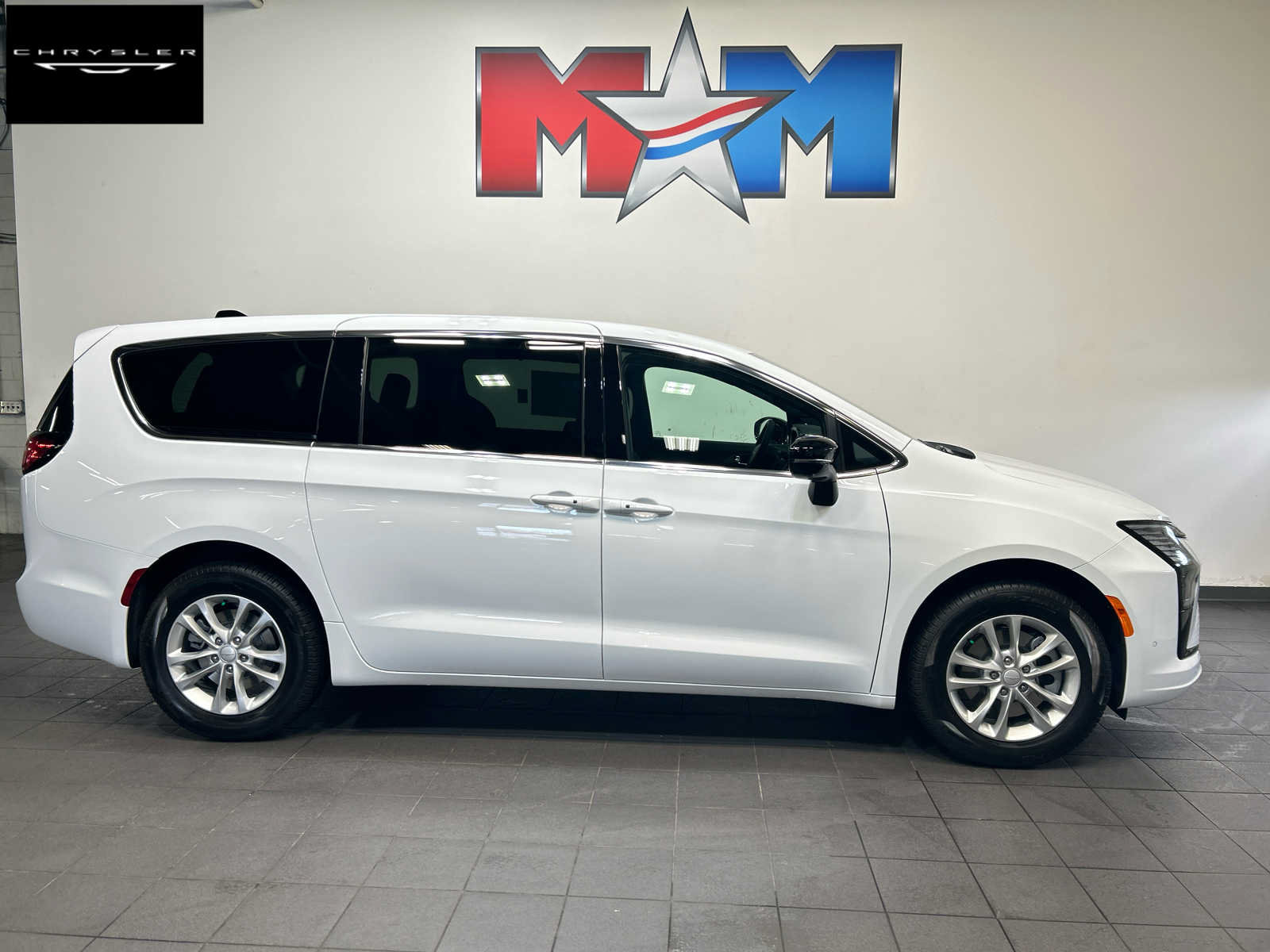 2027 Chrysler Pacifica Select Passenger Van