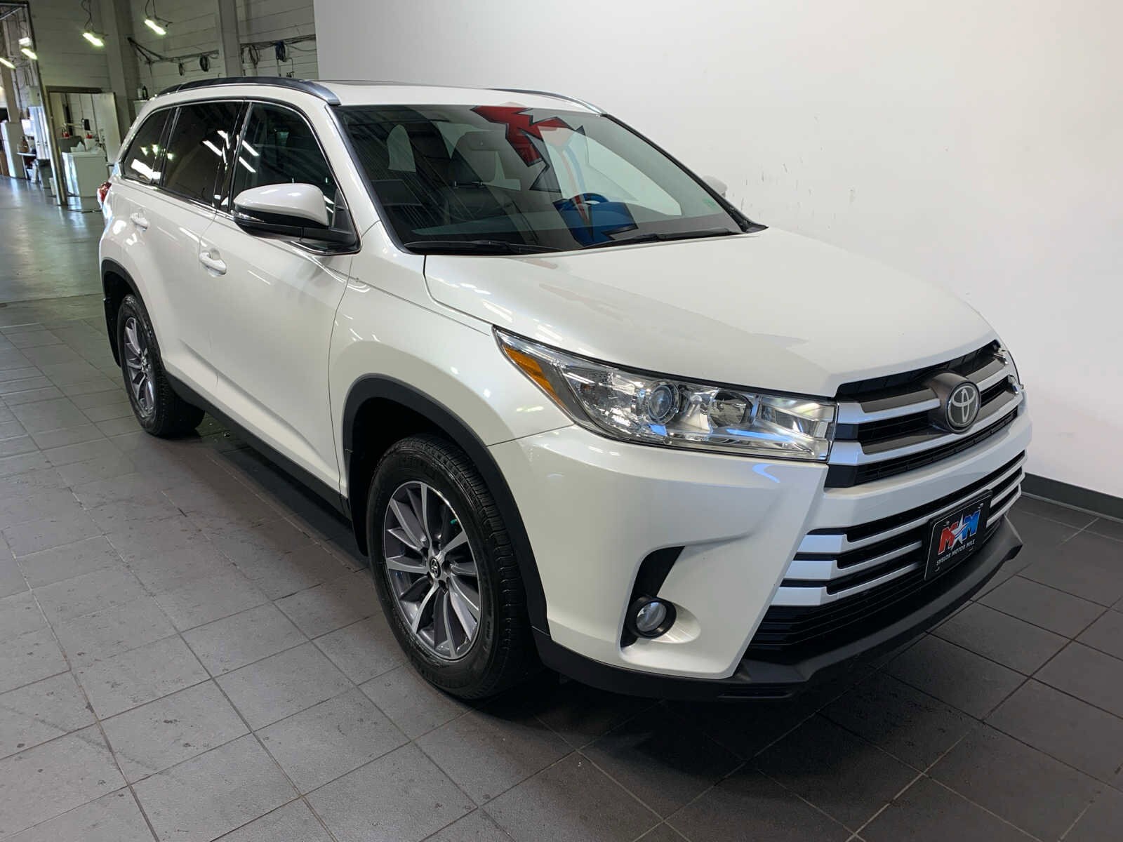 2019 Toyota Highlander XLE photo 2