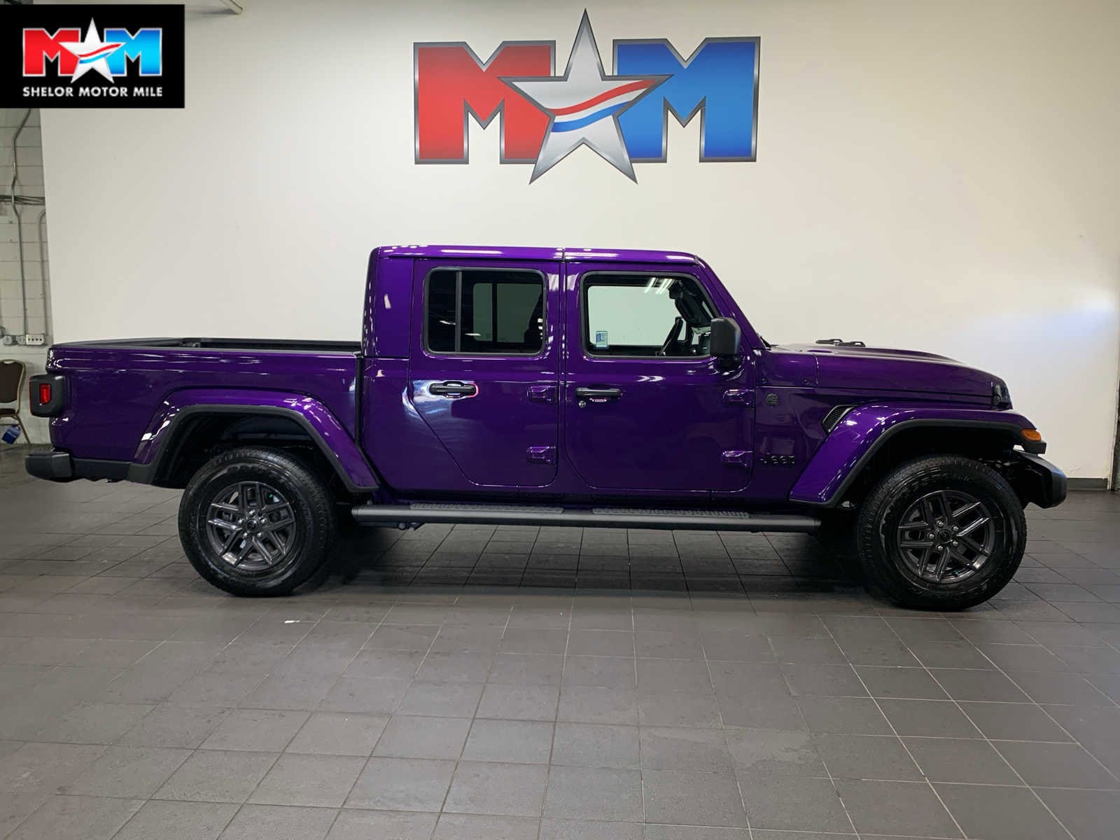 2026 Jeep Gladiator Sport S's photo