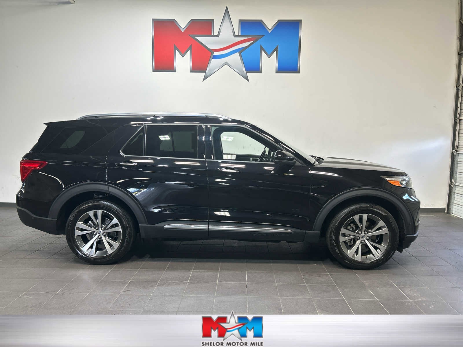 2020 Ford Explorer Platinum 4WD's photo